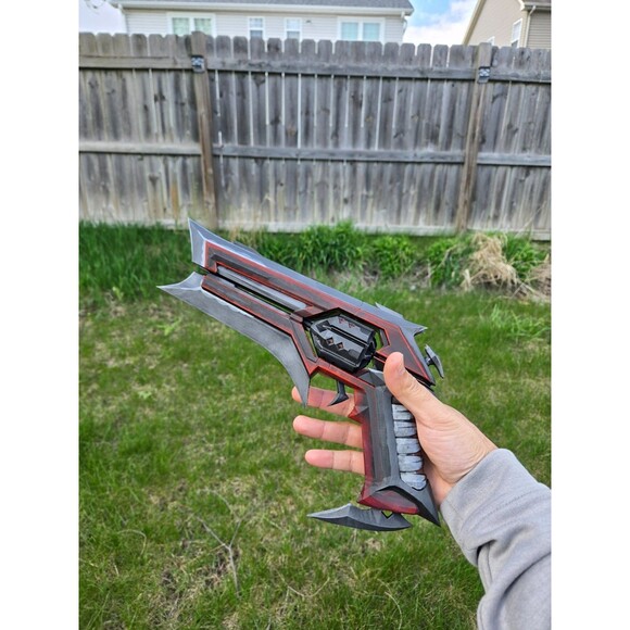 Hand Painted Valorant Kuronami Sheriff - Custom Handmade Gaming Cosplay Prop - Picture 3 of 8